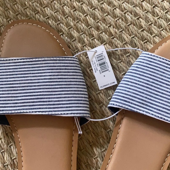 Women’s blue and white striped old navy sandal - Picture 3 of 3